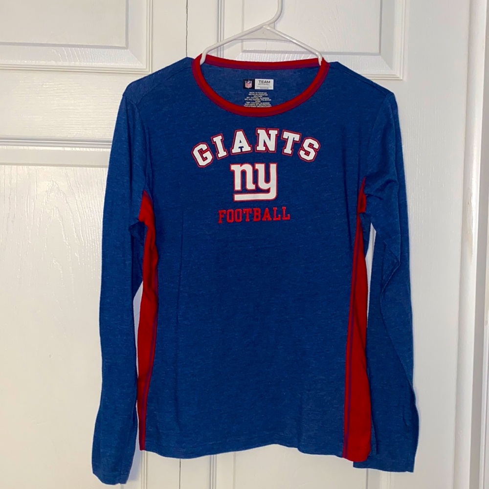Women’s size medium NFL apparel New York Giants long sleeve shirt